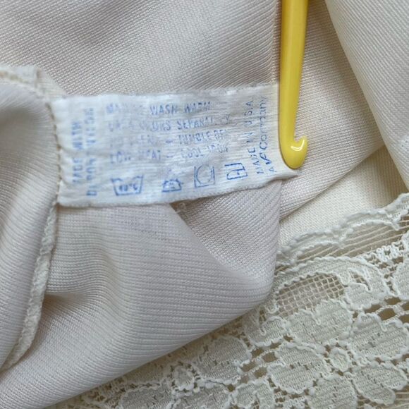 Vintage 70s 80s Vanity Fair Full Slip Lace Trim Cream Beige Women 40-42 Made USA - Picture 8 of 12